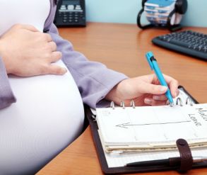 Invio certificati di gravidanza all'INPS; Garante privacy chiede più tutele